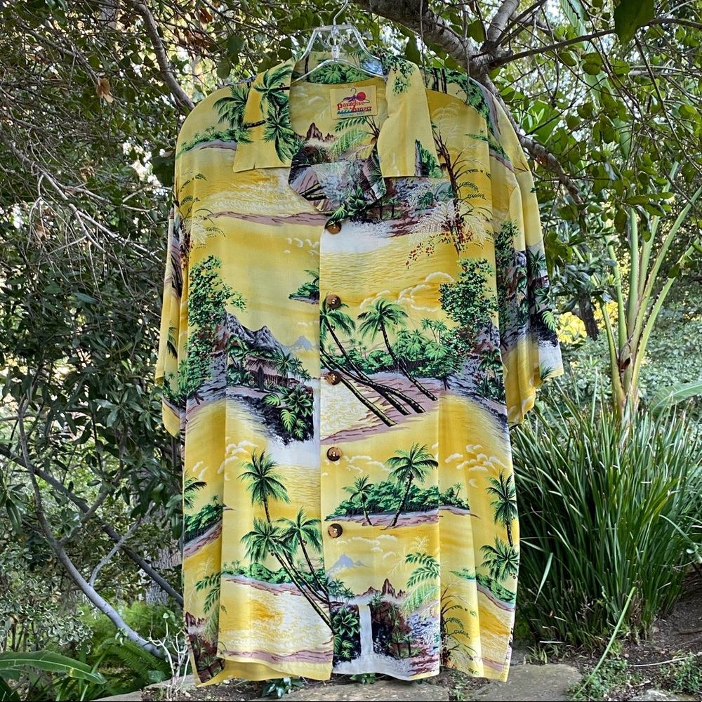 PARADISE ON A HANGER ✨Rare Vintage Hawaiian Shirt